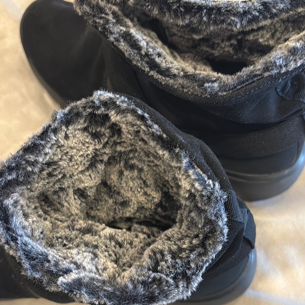 Nike Black Winter Boots with Plush Lining - Picture 6 of 8